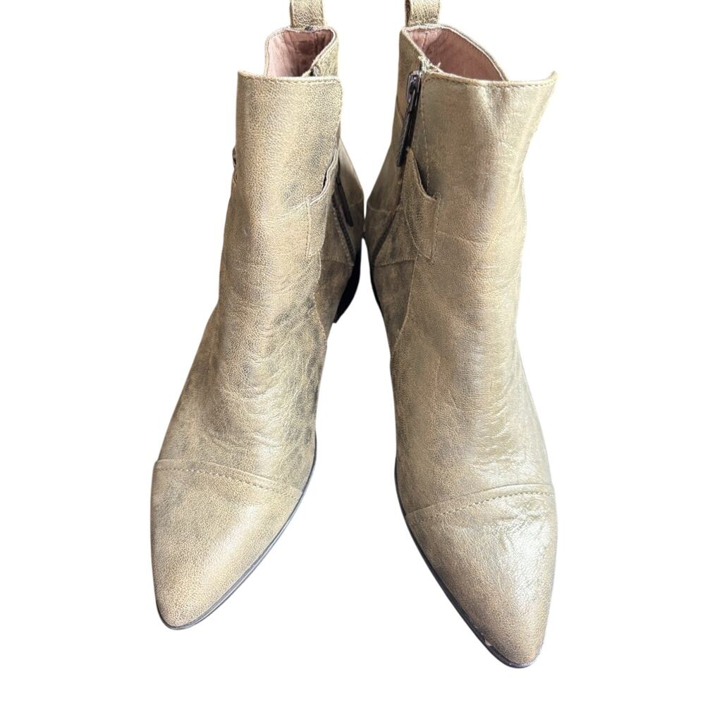 DONALD J PLINER Women’s Ankle Boots 7M Metallic Leather Western Booties